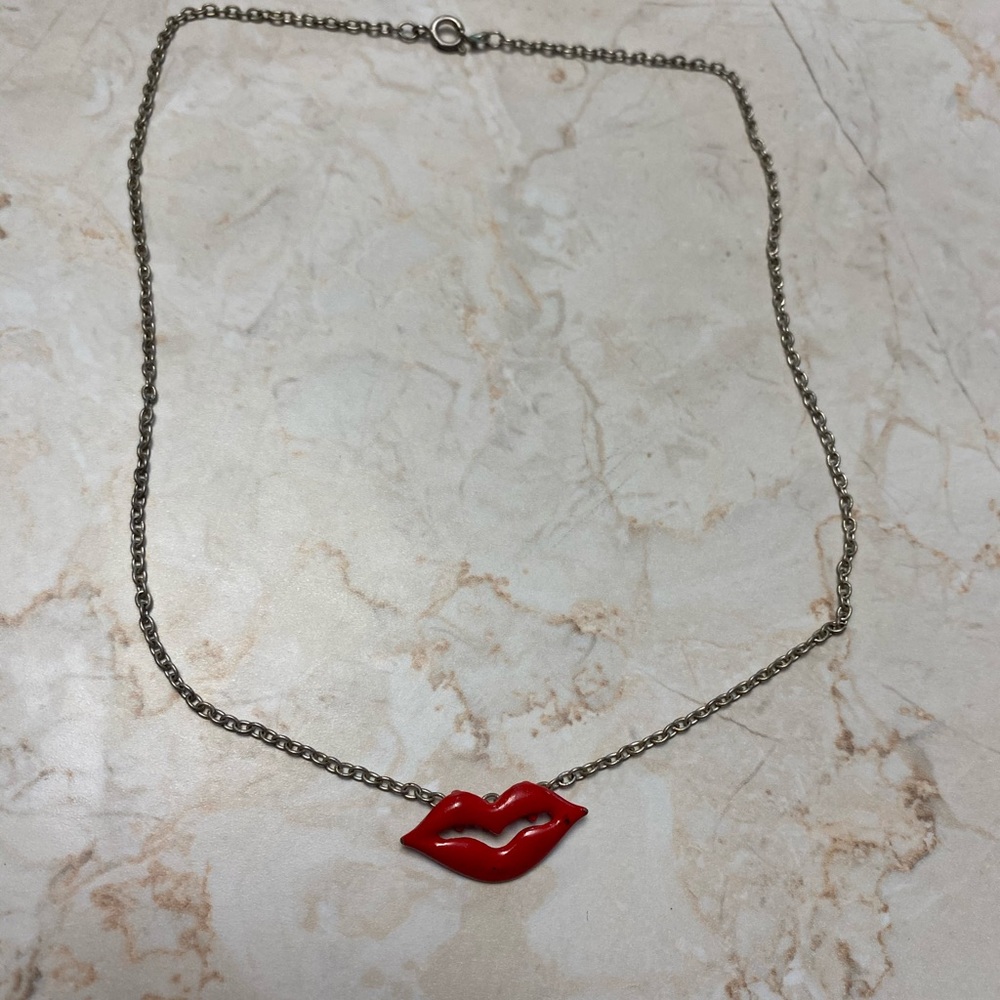Lips necklace
